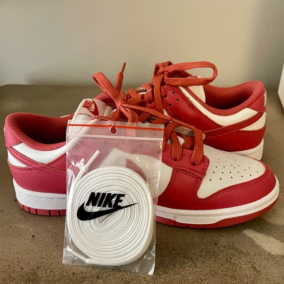 Nike Low Dunk White/Archeo Pink Size 8.5 NIB - Picture 6 of 8
